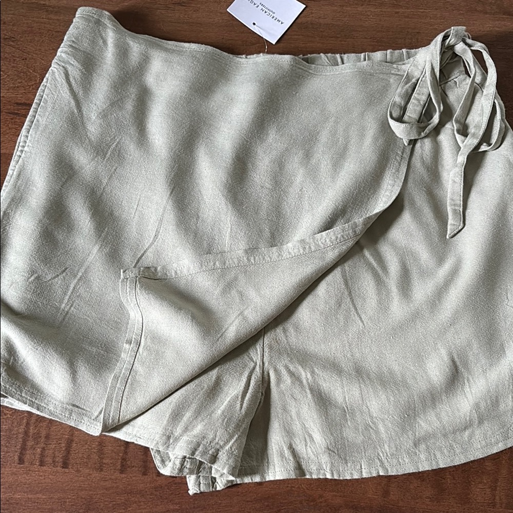 American Eagle Outfitters Green Skort Wrap Shorts